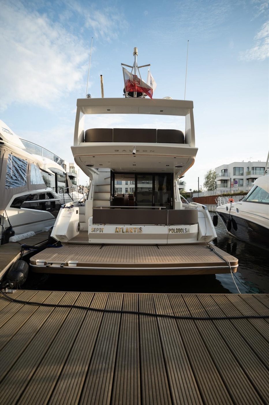 galeon_420_fly_3