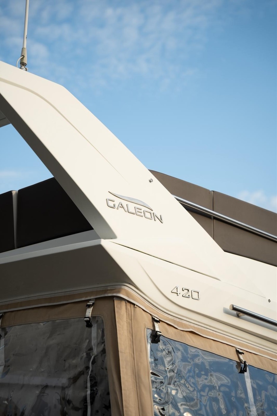galeon_420_fly_5